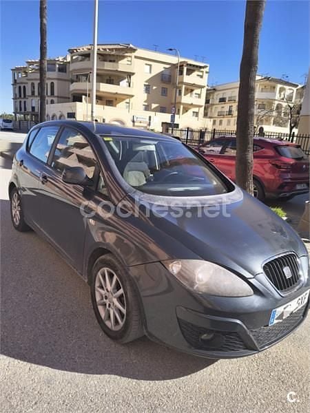 Usado Seat Altea Reference 105 CV (77 kW) 2010 Negro Monovolumen