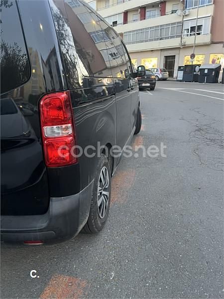 Usado Peugeot Traveller Business-Line 120 CV (88 kW) 2021 Negro Monovolumen