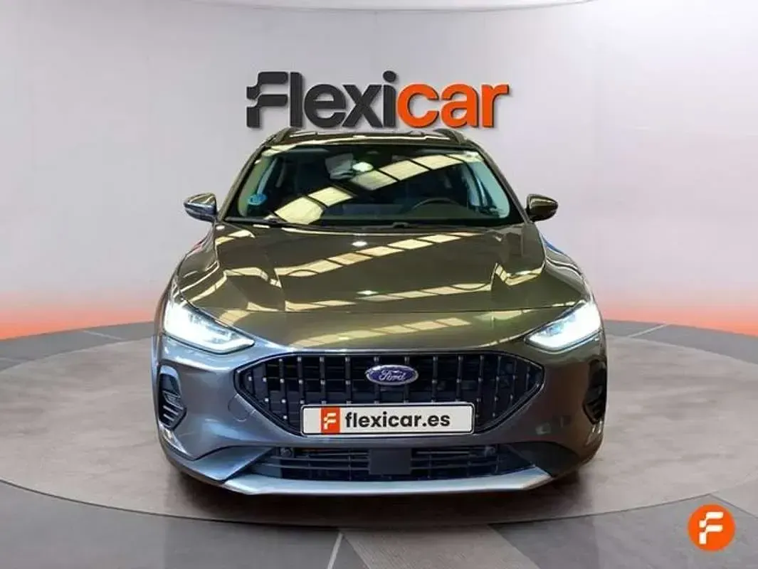 Usado Ford Focus Active 155 CV (114 kW) 2024 Gris Berlina