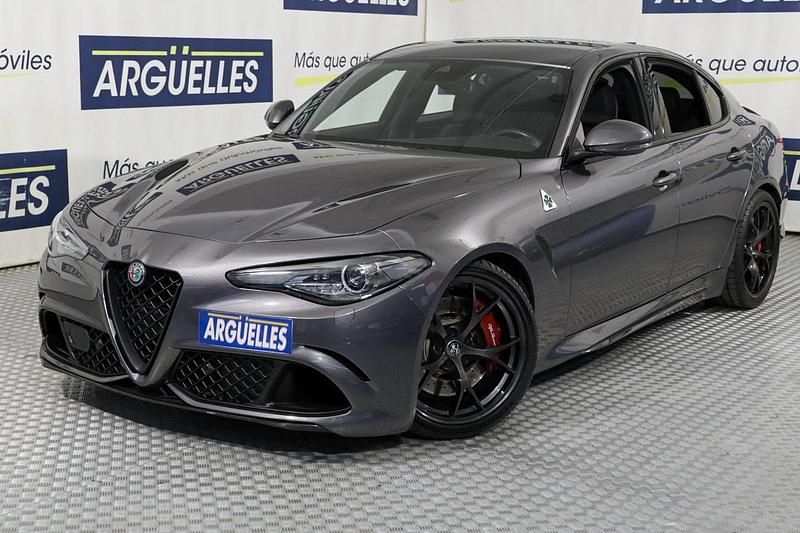 Usado Alfa Romeo Giulia Quadrifoglio 510 CV (375 kW) 2018 Gris metalizado Berlina