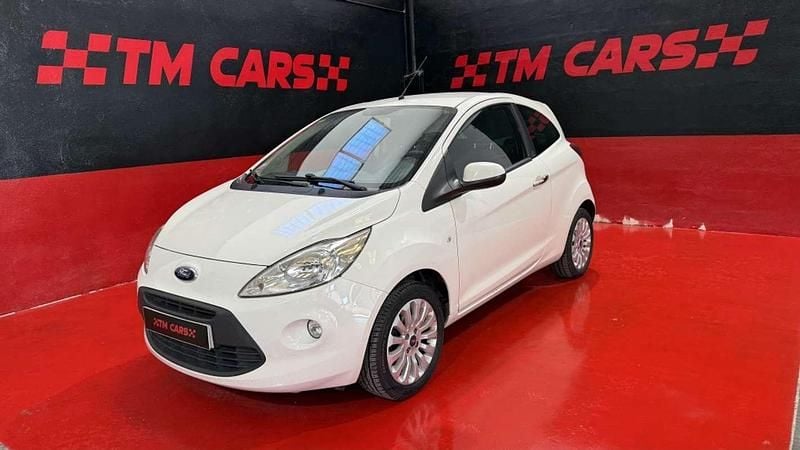Usado Ford Ka Trend+ 69 CV (50 kW) 2015 Blanco Utilitario