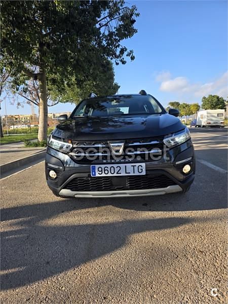 Usado Dacia Sandero Comfort 101 CV (74 kW) 2021 Gris / plata Berlina