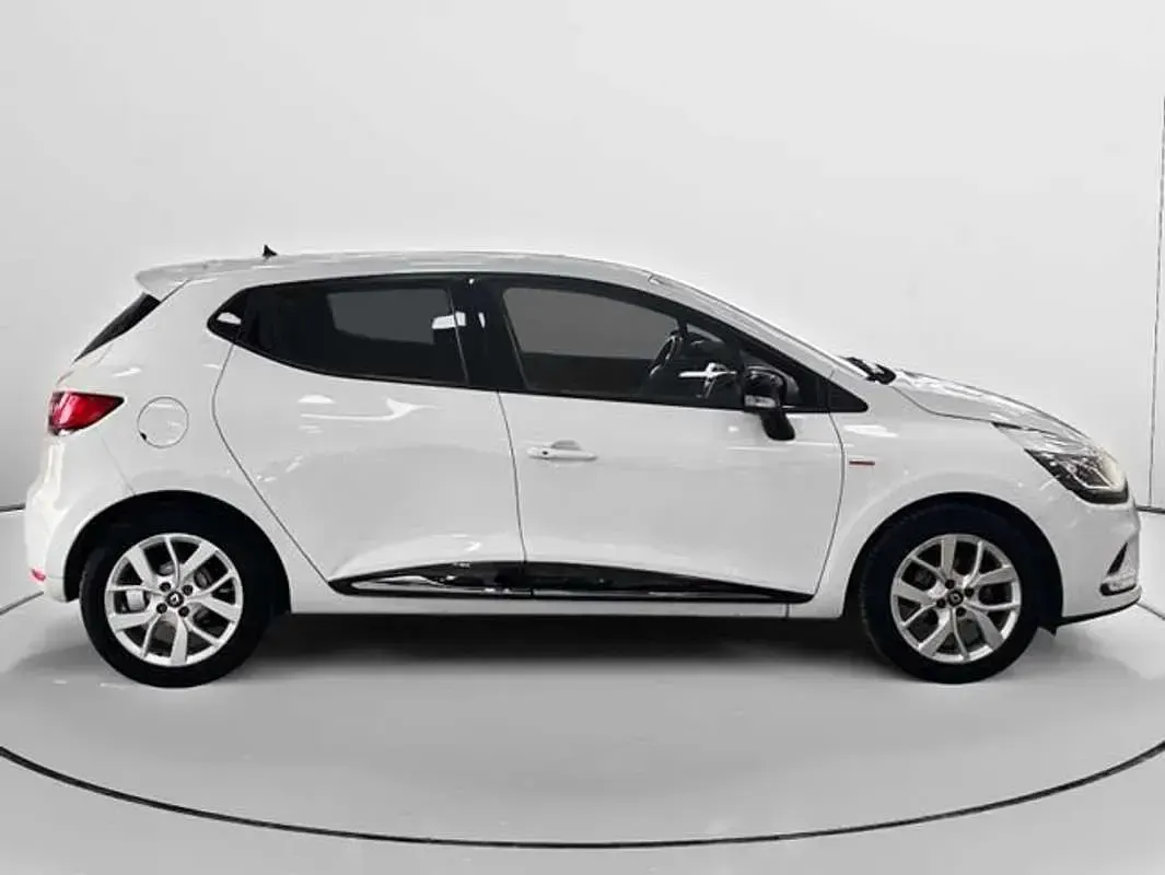 Usado Renault Clio IV LIMITED 90 CV (66 kW) 2019 Blanco Utilitario