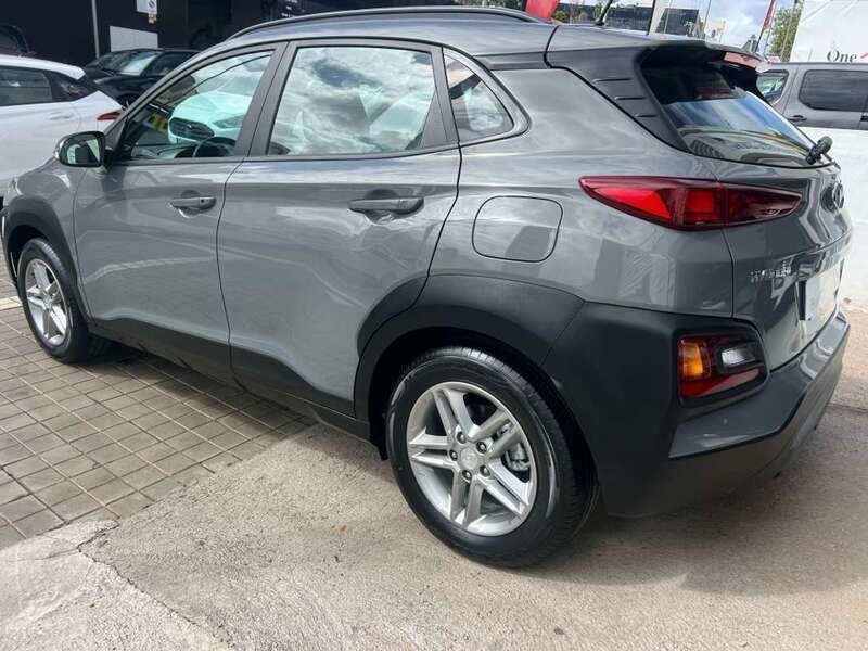 Usado Hyundai Kona 120 CV (88 kW) 2020 Gris SUV
