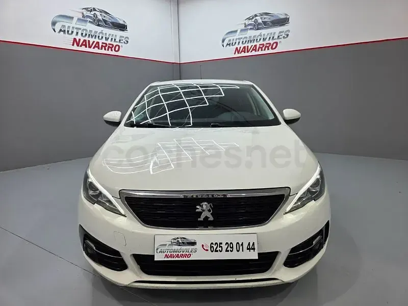 Usado Peugeot 308 Style 100 CV (73 kW) 2018 Blanco Berlina