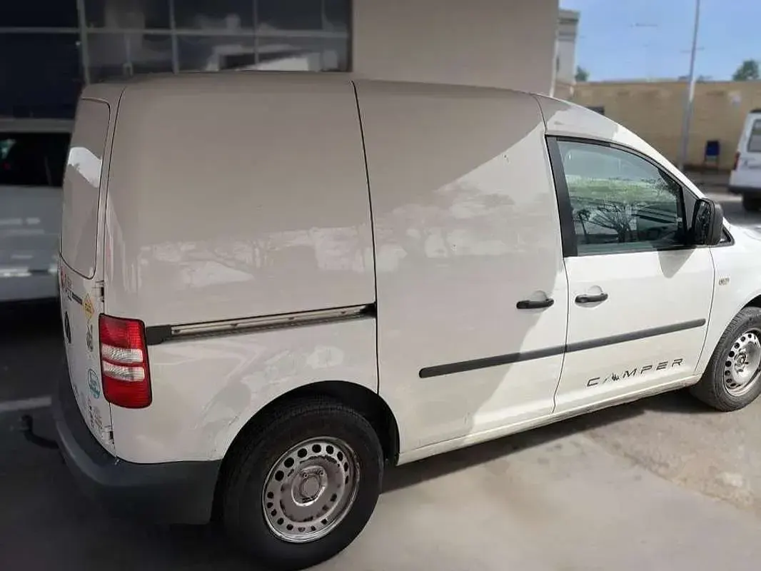 Usado VW Caddy Pro 75 CV (55 kW) 2015 Blanco Monovolumen