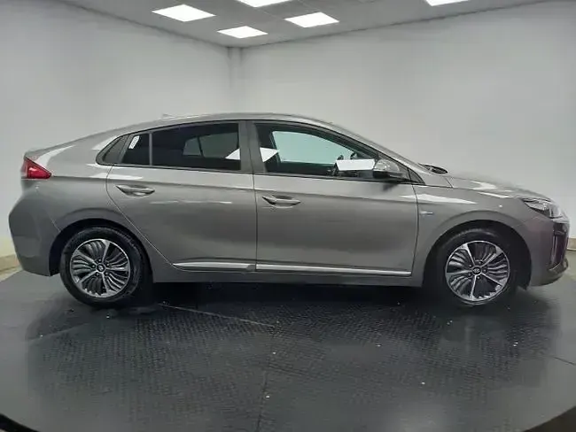 Usado Hyundai Ioniq 143 CV (105 kW) 2021 Gris Utilitario