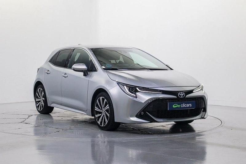 Usado Toyota Corolla Edition 140 CV (102 kW) 2023 Gris / plata Berlina