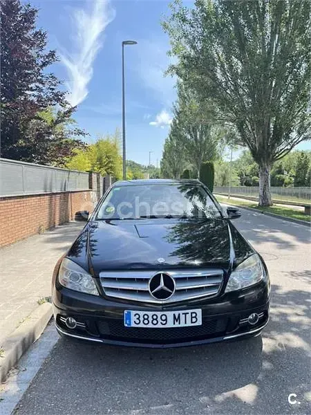 Usado Mercedes C200 Elegance 136 CV (100 kW) 2010 Negro Berlina