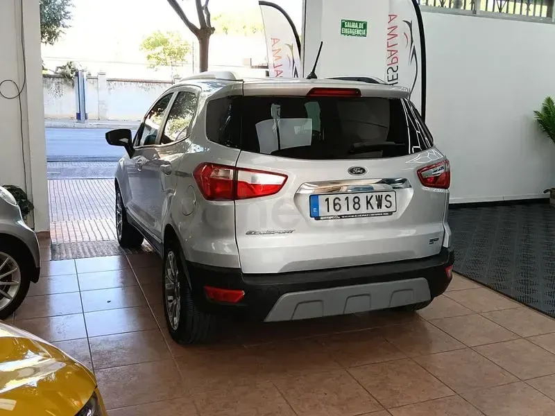 Usado Ford Ecosport Titanium 140 CV (102 kW) 2019 Gris / plata SUV