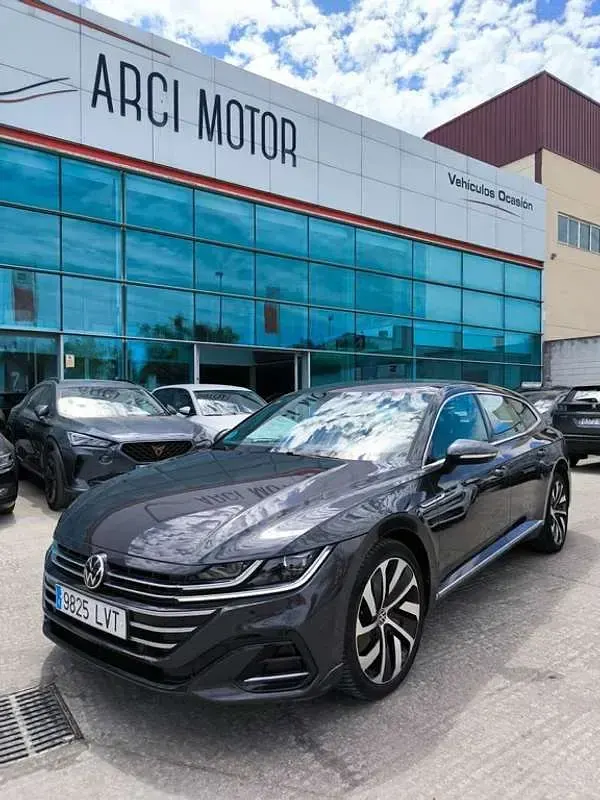 Usado VW Arteon R-line 200 CV (147 kW) 2022 Gris Familiar