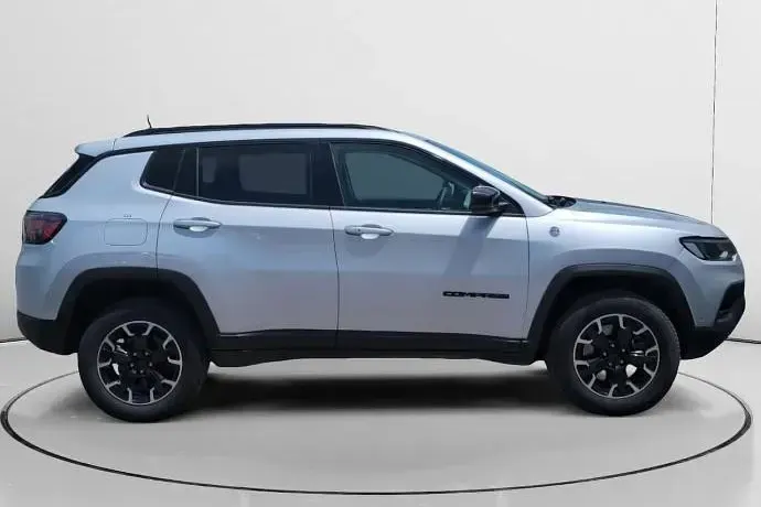 Usado Jeep Compass Trailhawk 240 CV (176 kW) 2022 SUV