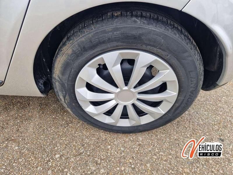 Usado Renault Clio IV Business 75 CV (55 kW) 2015 Gris Utilitario