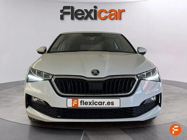 Usado Skoda Scala Ambition 110 CV (80 kW) 2021 Blanco Utilitario