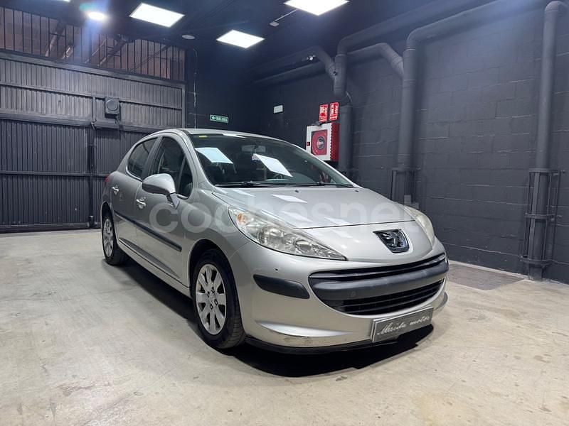 Usado Peugeot 207 75 CV (55 kW) 2009 Beige Berlina