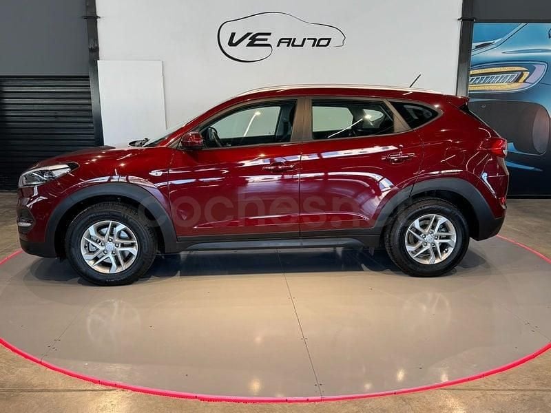 Usado Hyundai Tucson 115 CV (84 kW) 2016 Granate SUV