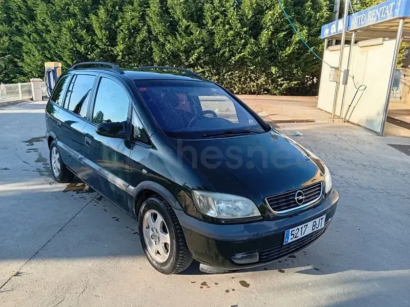 Usado Opel Zafira Elegance 125 CV (91 kW) 2002 Verde Monovolumen