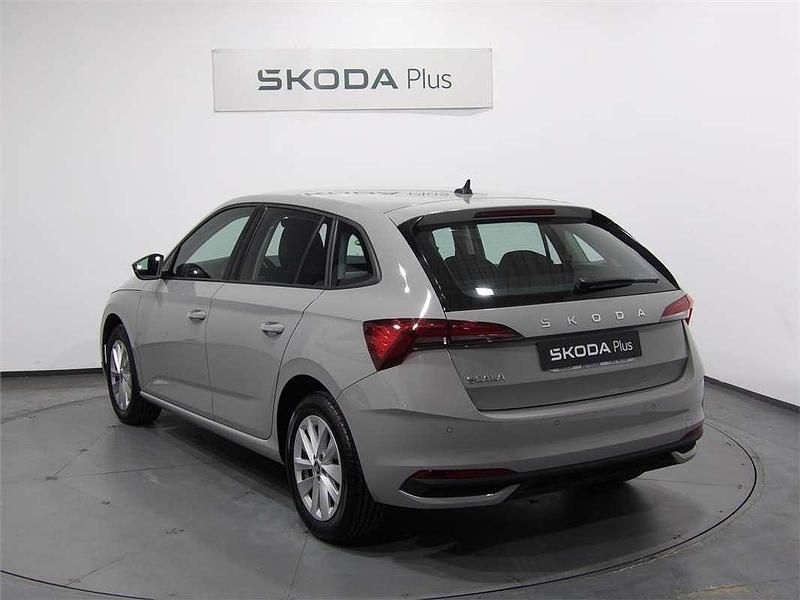 Usado Skoda Scala Essence 95 CV (69 kW) 2024 Utilitario