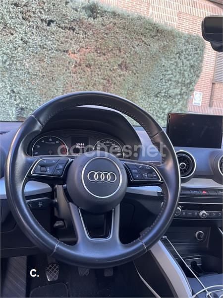 Usado Audi Q2 Advanced Plus 116 CV (85 kW) 2019 Gris / plata SUV