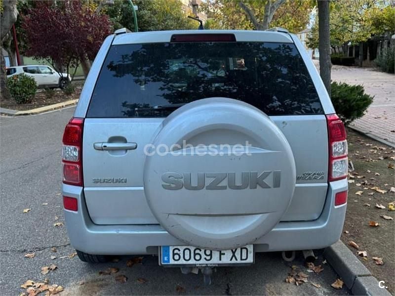 Usado Suzuki Grand Vitara 129 CV (94 kW) 2007 Gris / plata SUV