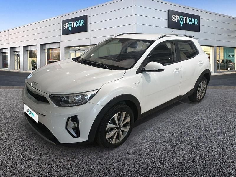 Usado Kia Stonic 101 CV (74 kW) 2024 Blanco SUV