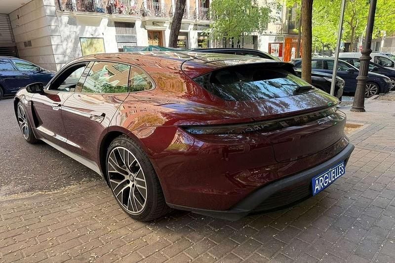 Usado Porsche Taycan Sport Turismo 350 kW (476 CV) 2023 Burdeos Berlina