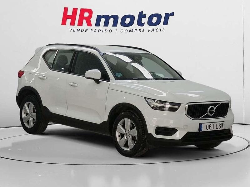 Blanco Usado 2021 Volvo XC40 Momentum SUV | 17.790 € (Precio justo) - Imagen 1/4