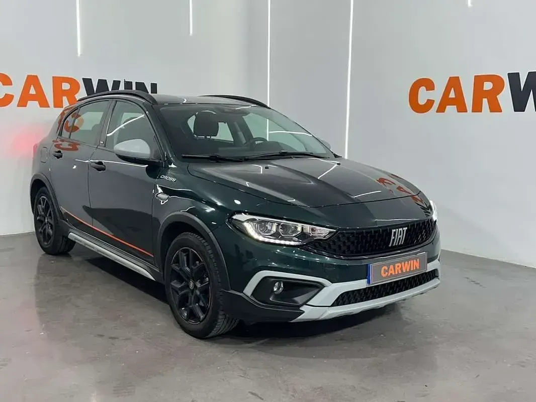 Usado Fiat Tipo Garmin 130 CV (95 kW) 2022 Verde Utilitario