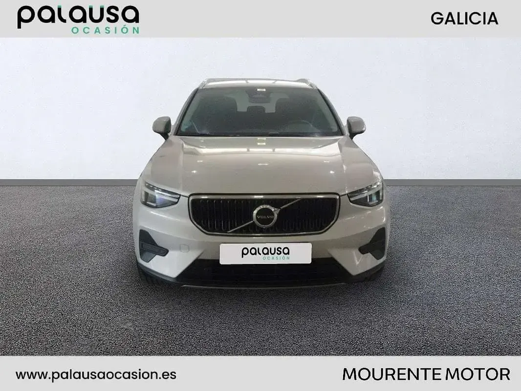 Usado Volvo XC40 Core 163 HP (119 kW) 2022 Prateado SUV