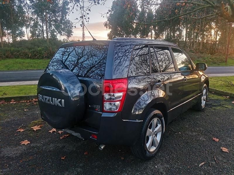 Usado Suzuki Grand Vitara 129 CV (94 kW) 2011 Gris / plata SUV