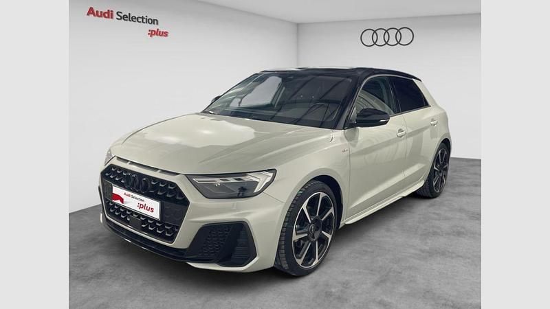 Usado Audi A1 Sportback Black Edition 110 CV (80 kW) 2024 Blanco glaciar (metalizado)/techo negro mito Utilitario