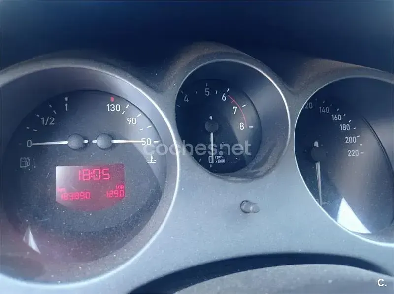 Usado Seat Altea Reference 102 CV (75 kW) 2005 Gris / plata Monovolumen
