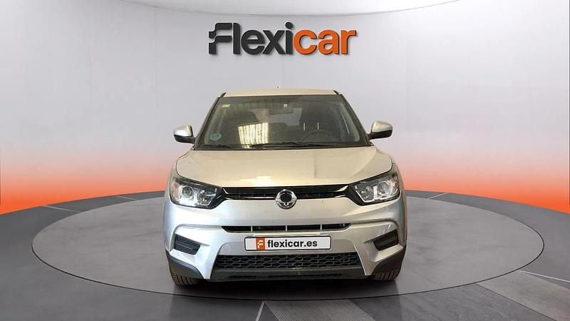 Usado Ssangyong (KGM) Tivoli 129 CV (94 kW) 2016 Gris SUV