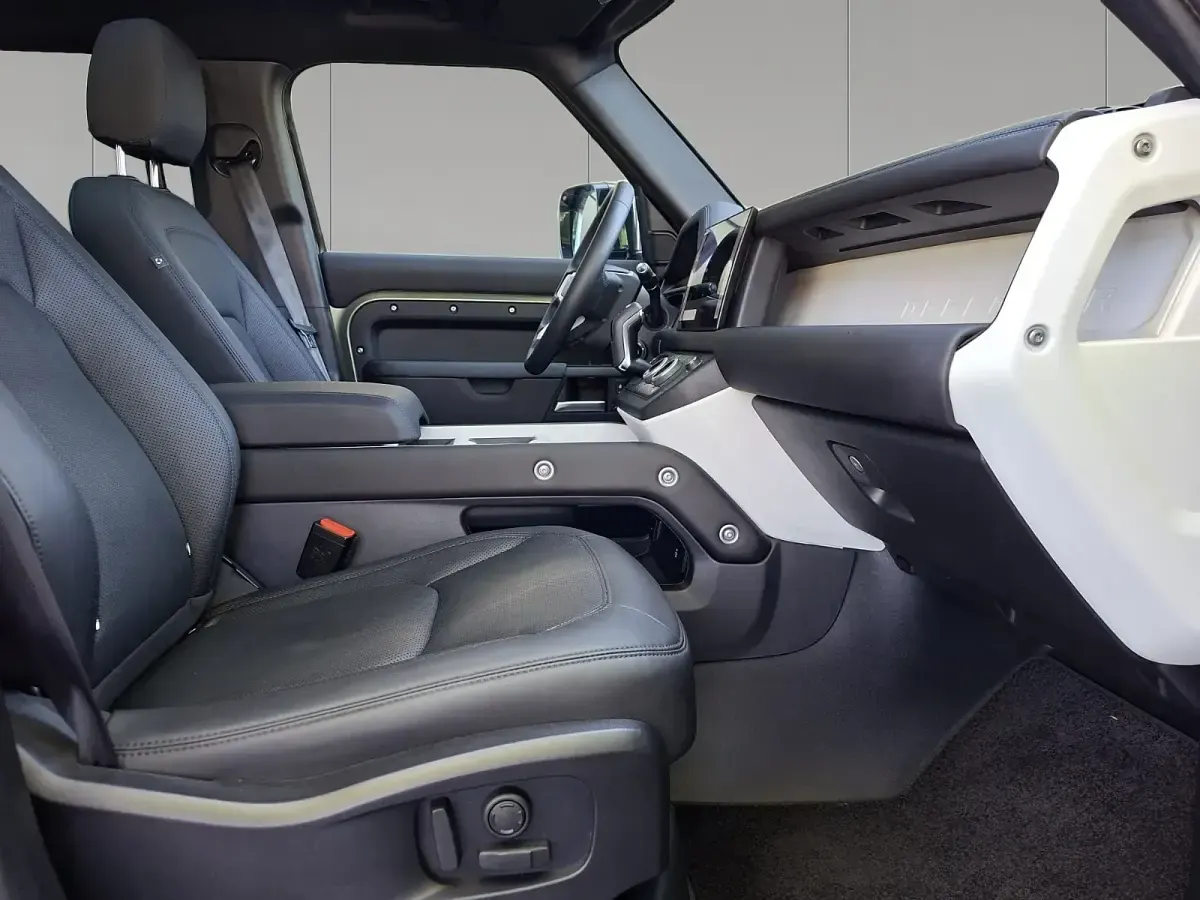 Usado Land Rover Defender HSE 249 CV (183 kW) 2025 Pangea green SUV