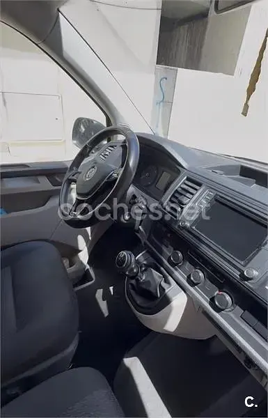 Usado VW Caravelle 102 CV (75 kW) 2018 Amarillo Van
