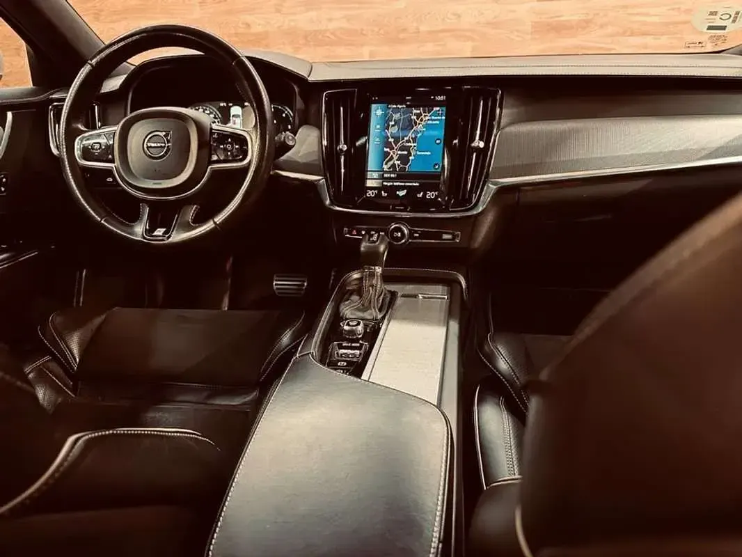Usado Volvo V90 R-Design 235 CV (172 kW) 2018 Gris Familiar
