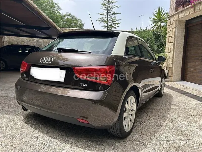 Usado Audi A1 Ambition 105 CV (77 kW) 2011 Marrón Utilitario