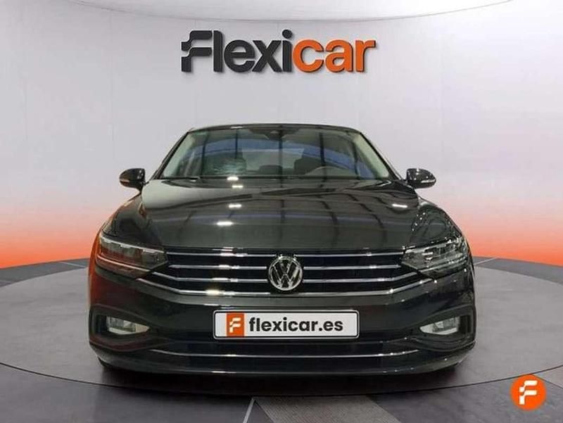 Usado VW Passat Advance 120 CV (88 kW) 2019 Gris Berlina