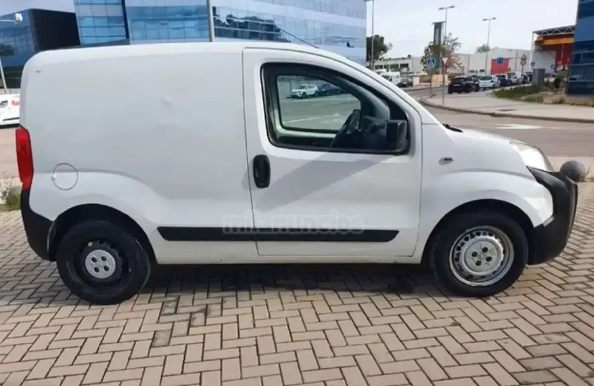 Usado Peugeot TePee Active 75 CV (55 kW) 2012 Blanco Van