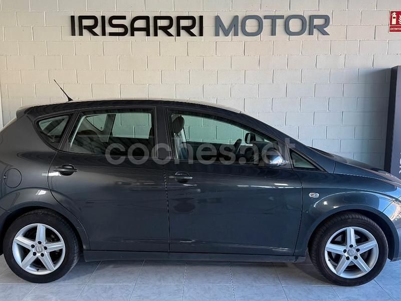 Usado Seat Altea Style 105 CV (77 kW) 2012 Gris / plata Monovolumen