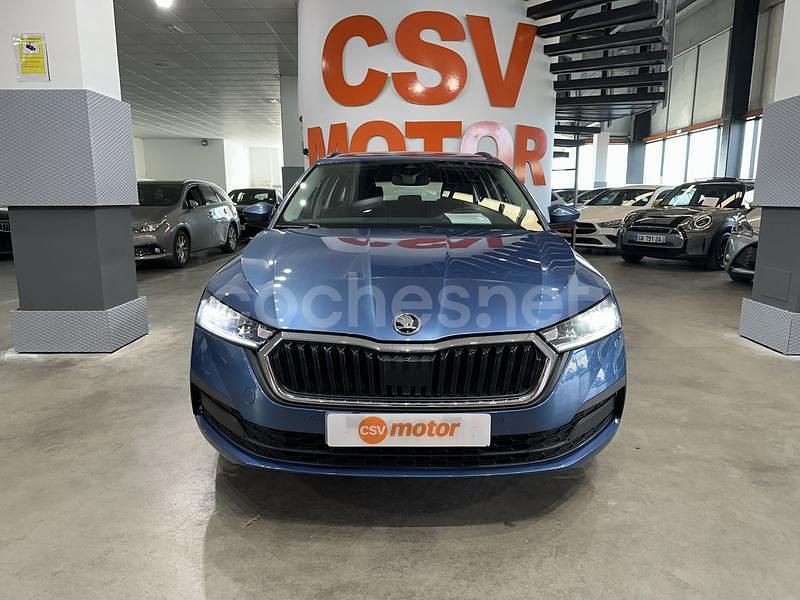 Usado Skoda Octavia 110 CV (80 kW) 2021 Azul Familiar