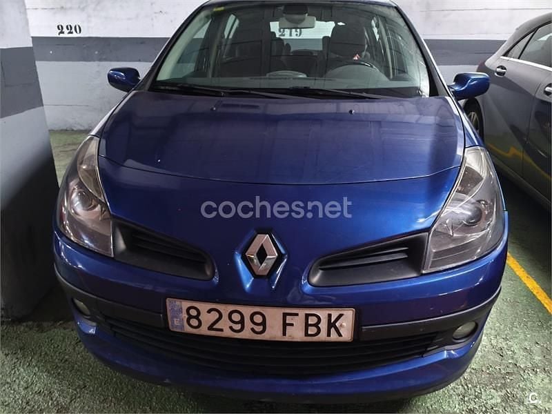 Azul Usado 2006 Renault Clio II Dynamique Berlina | 1990 € (Precio justo) - Imagen 1/4