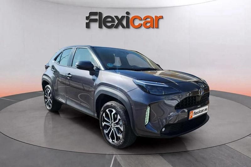 Gris Usado 2024 Toyota Yaris Hybrid Active | 22.490 € (Precio justo) - Imagen 1/4