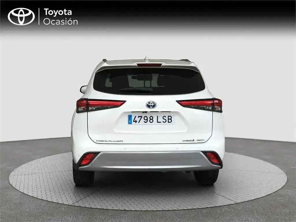 Używany Toyota Highlander Luxury 248 KM (182 kW) 2021 Czarny SUV