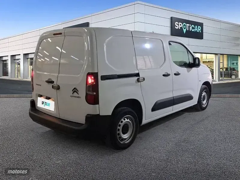 Usado Citroën Berlingo 102 CV (75 kW) 2021 Blanco Monovolumen