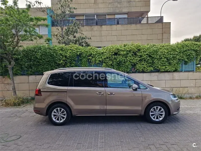 Begagnad VW Sharan Advance 150 HK (110 kW) 2016 Beige Minibuss