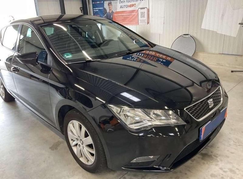 Usado Seat Leon Reference 105 CV (77 kW) 2013 Negro Utilitario