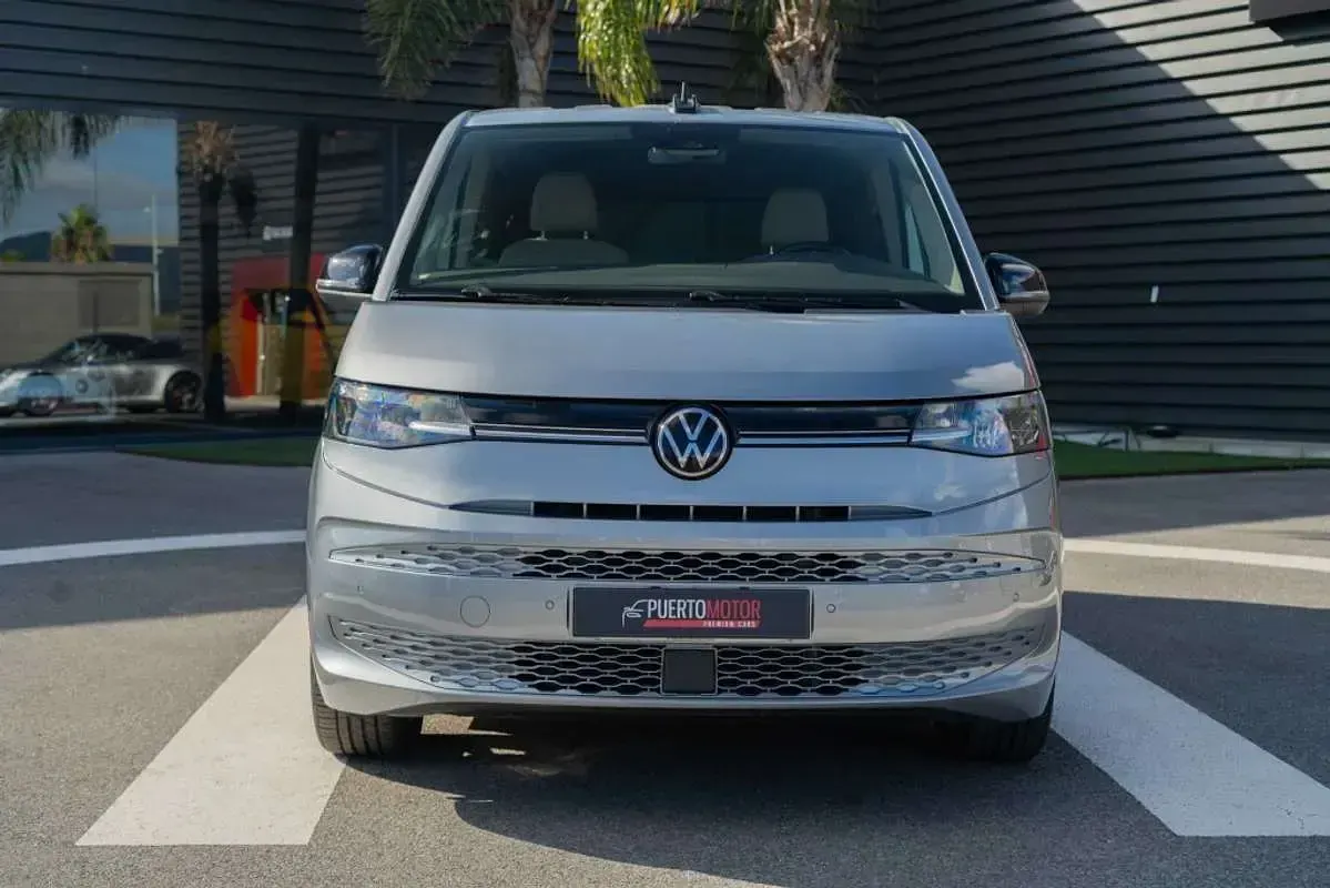 Usado VW Multivan 150 CV (110 kW) 2024 Gris Monovolumen