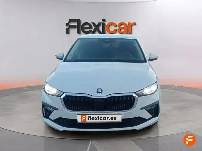 Usado Skoda Scala Selection 115 CV (84 kW) 2024 Blanco Utilitario