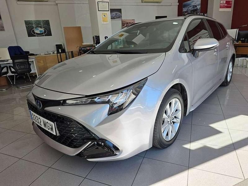 Usado Toyota Corolla Active 140 CV (102 kW) 2023 Gris Familiar